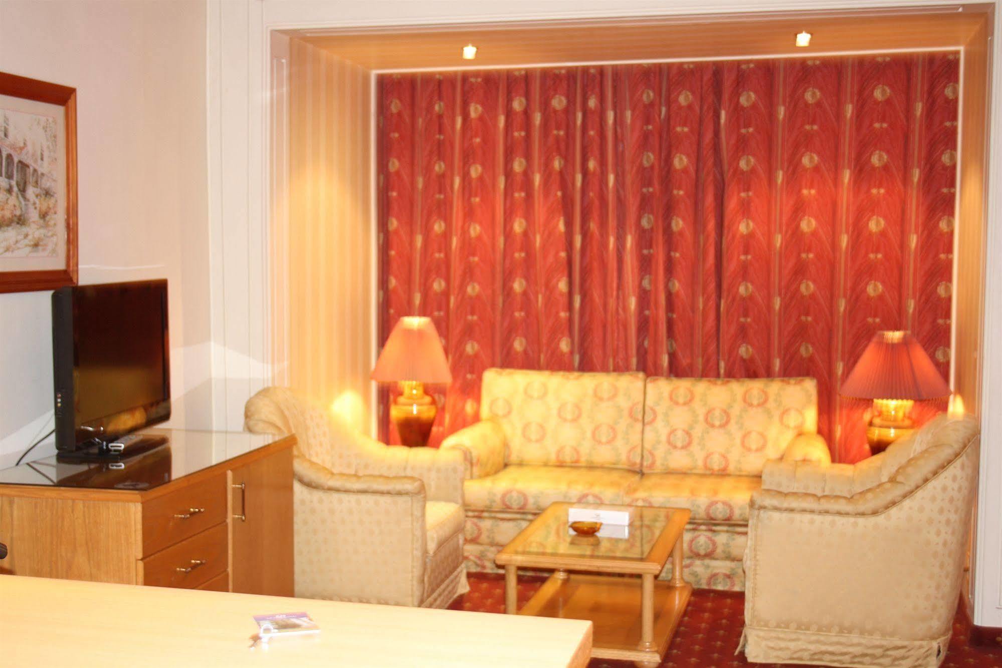 Grand Hotel ביירות מראה חיצוני תמונה